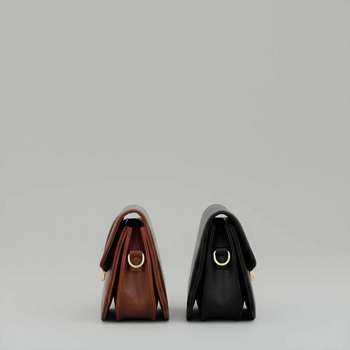 MIRA - Versatile Leather Crossbody Bag with Adjustable Strap and Multiple Compartments