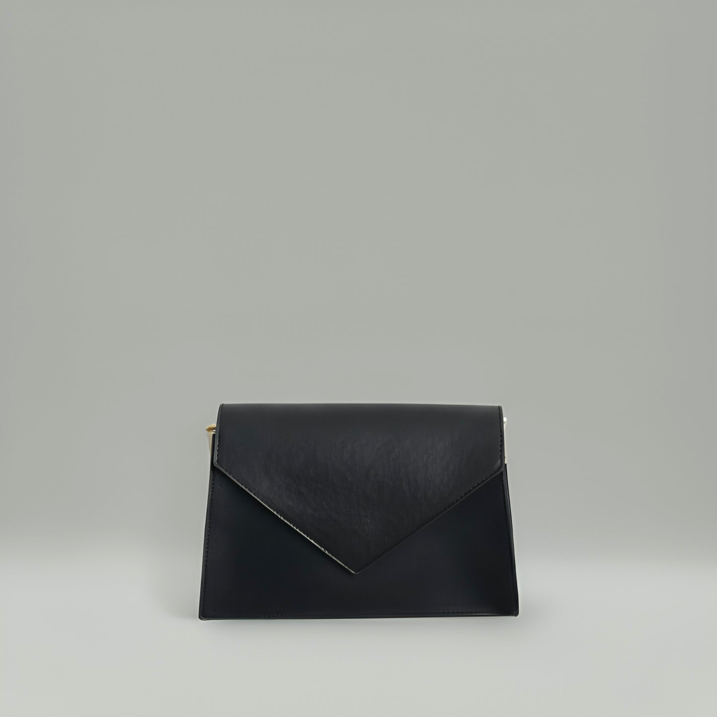 SOHO - Elegant Leather Envelope Crossbody Bag – Classic Black & Terracotta Brown